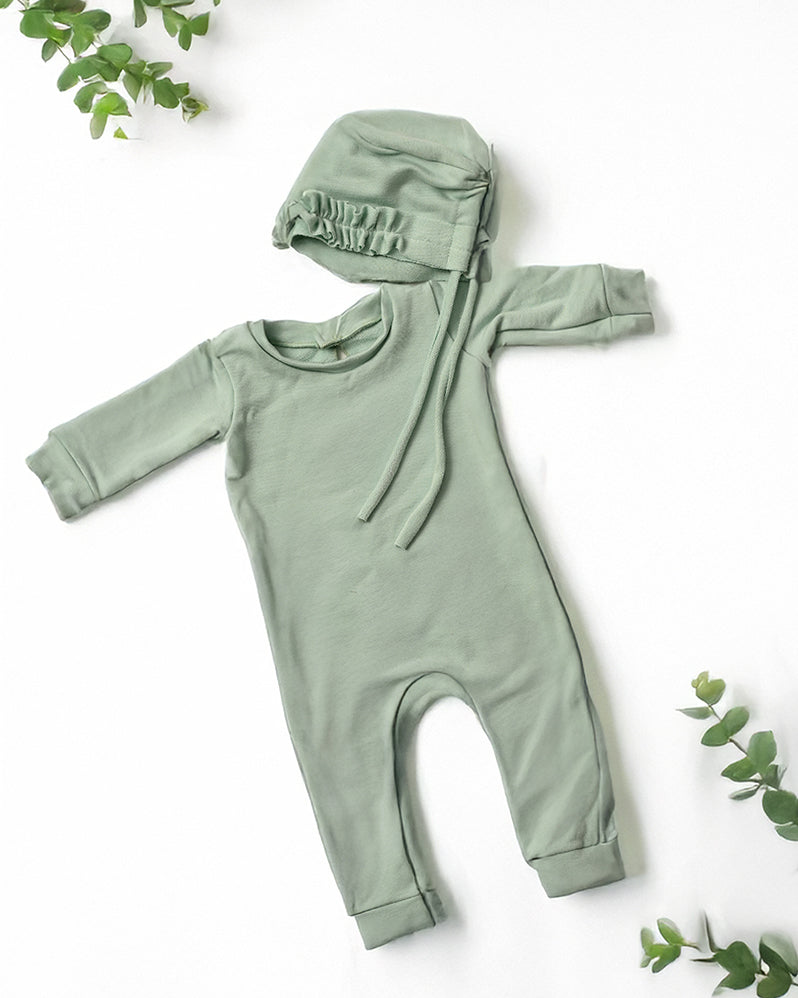 Mint unisex outfit